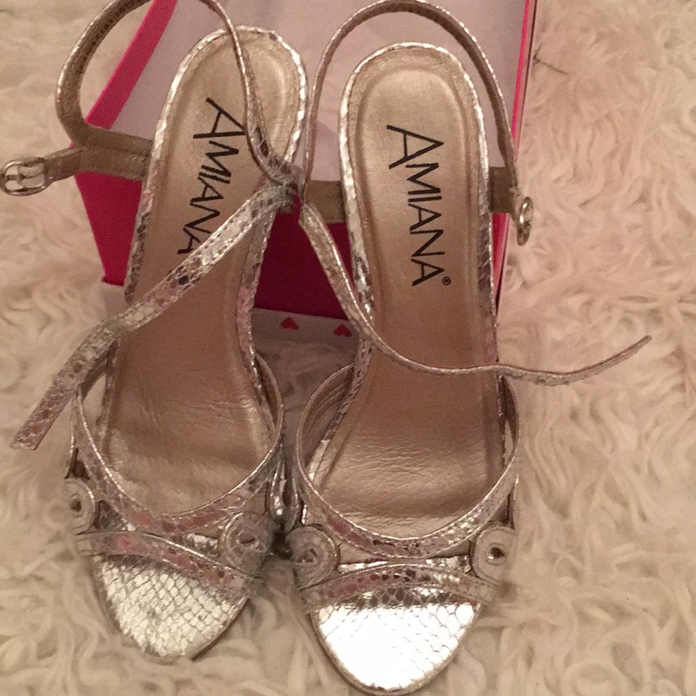 Girls dress sandal